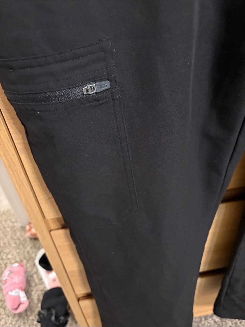 Figs Men's Black Drawstring Cargo Scrub Pants Size Large Short